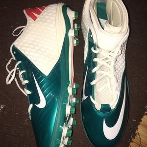 Brand new Nike football cleats !! 🏈